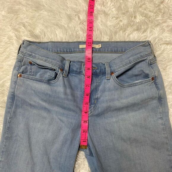 Levis Boyfriend Skinny Jeans Light Blue Denim Size 28 x 30 Stretchy Measures 32x - Picture 8 of 11